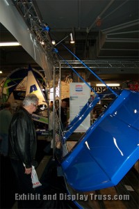 Load bearing triangle aluminum truss is all that holding up this fiberglass boat. Strong but very light weight.